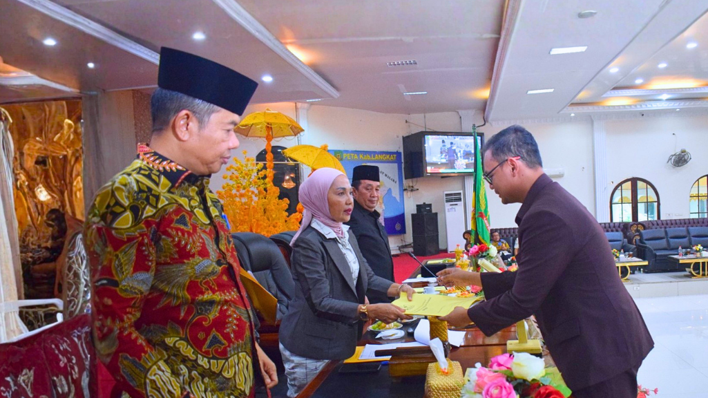 DPRD Langkat Tetapkan 13 Ranperda dalam Propemperda 2027